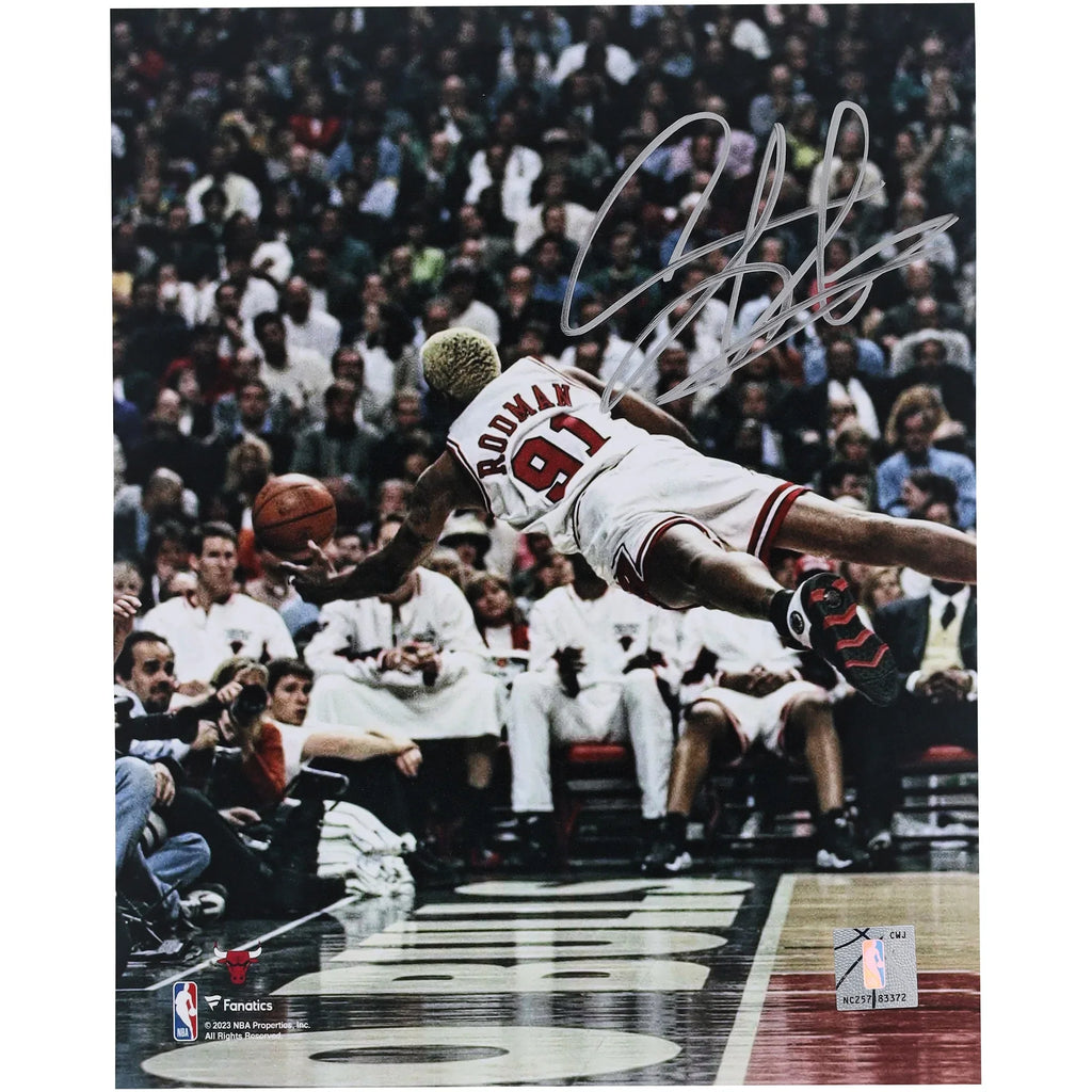 Dennis Rodman Signed 8 x 10 Diving Photograph | Chicago Bulls