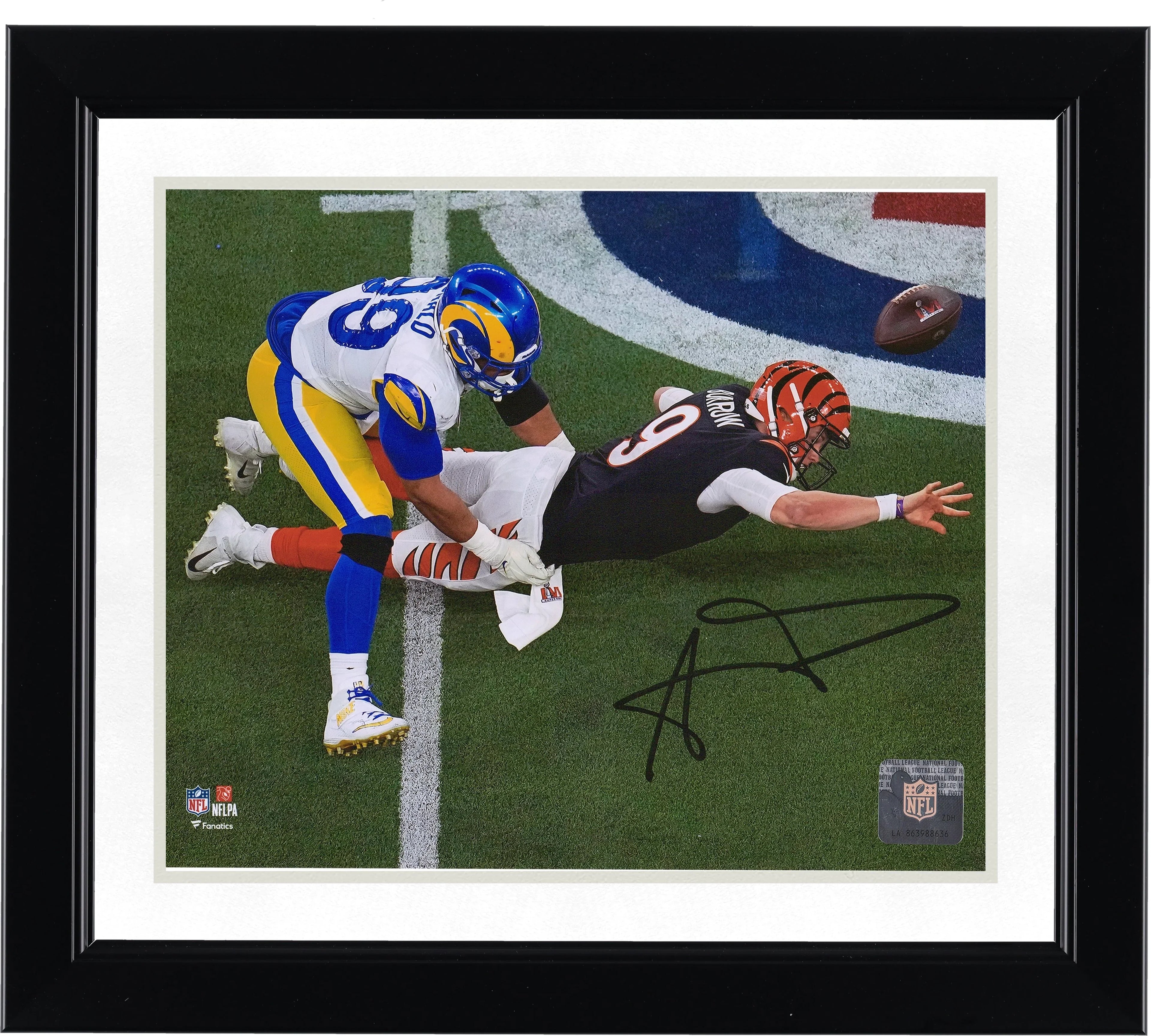 Aaron Donald Signed 8 x 10 Super Bowl LVI Champions Photograph | Rams