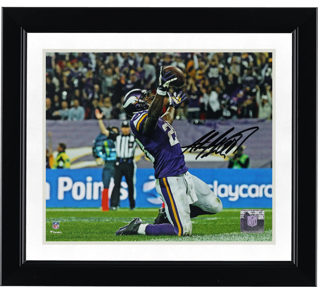 Adrian Peterson Signed 8 x 10 Photo | Minnesota Vikings Celebration