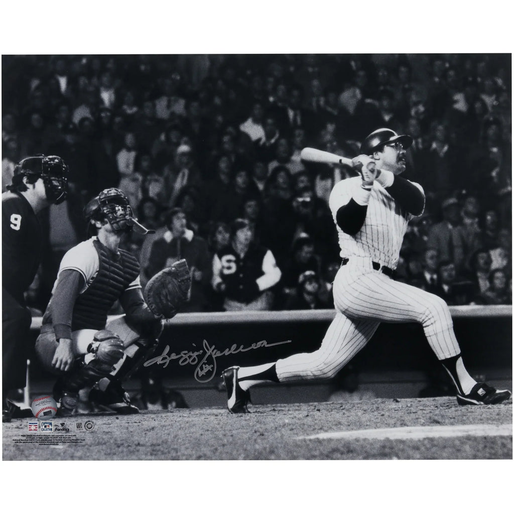 Reggie Jackson Signed 16 x 20 Photograph | 1977 World Series