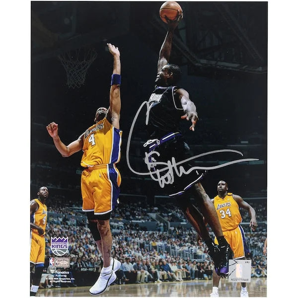 Chris Webber Signed 8 x 10 Photograph | Sacramento Kings vs Lakers