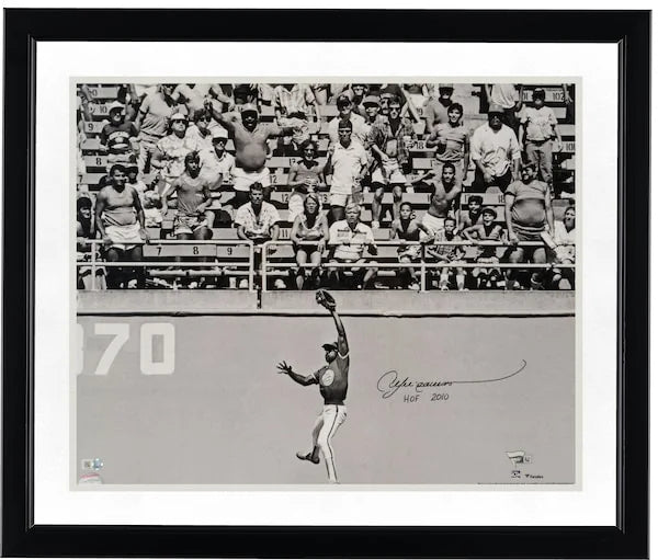 Andre Dawson Signed 16 x 20 Photograph | Cubs Catch at the Wall HOF 2010
