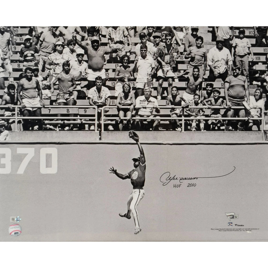 Andre Dawson Signed 16 x 20 Photograph | Cubs Catch at the Wall HOF 2010