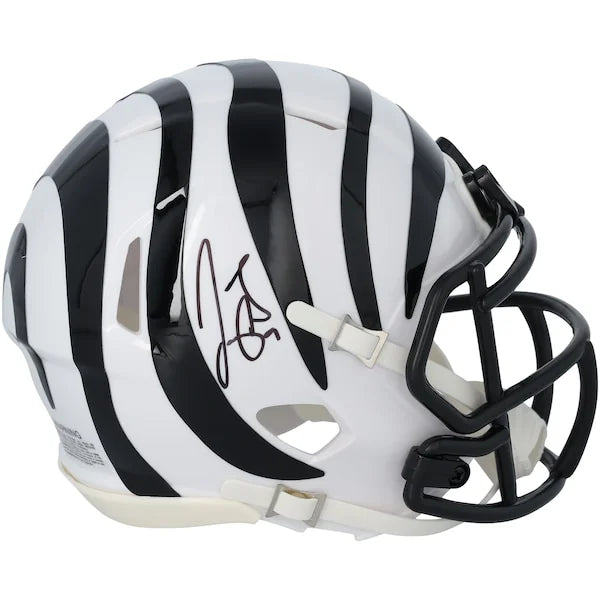Joe Burrow Signed Cincinnati Bengals 2022 White Alternate Mini Helmet | Authenticated